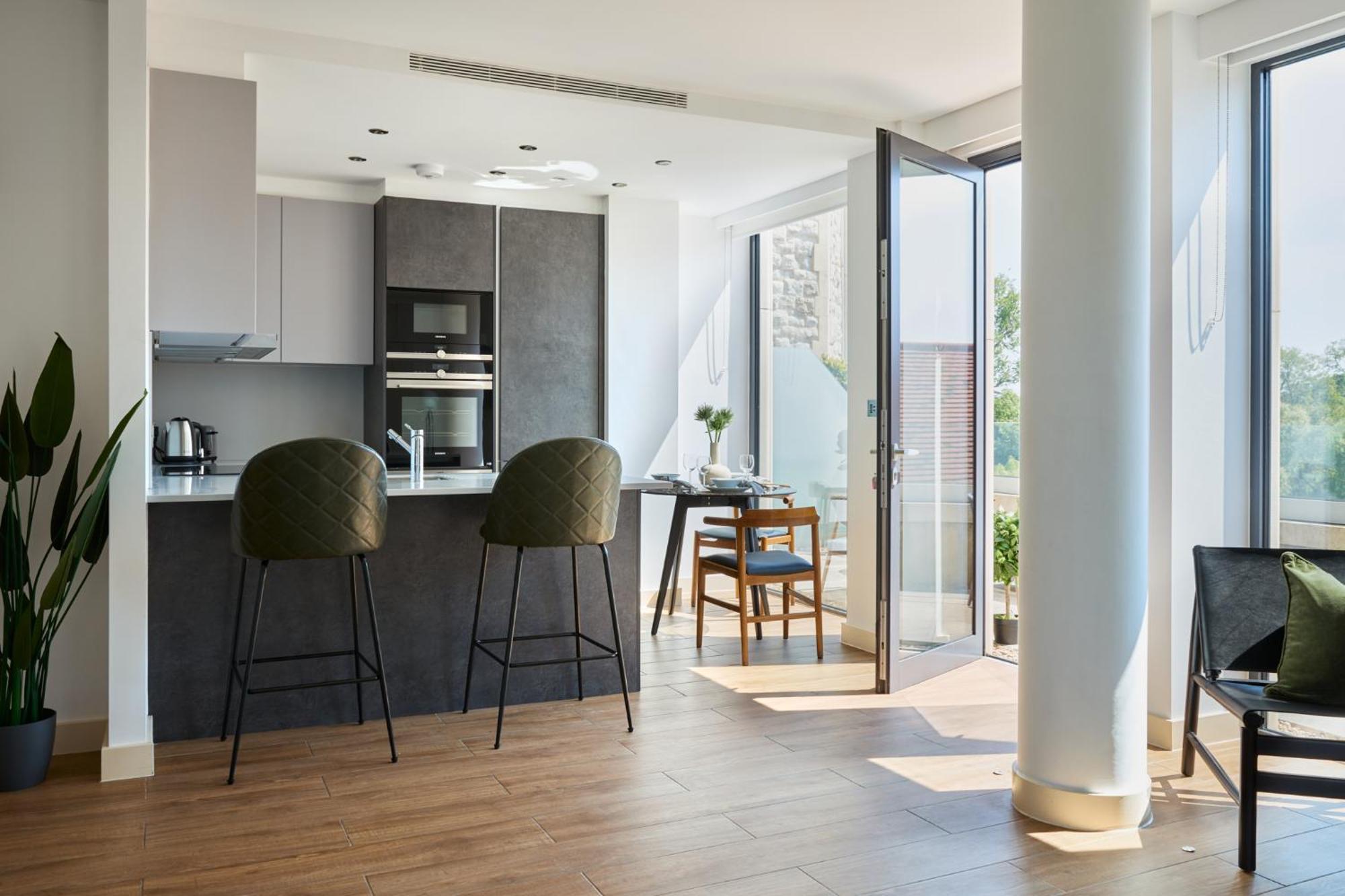 Kew Bridge By Viridian Apartments Exterior photo